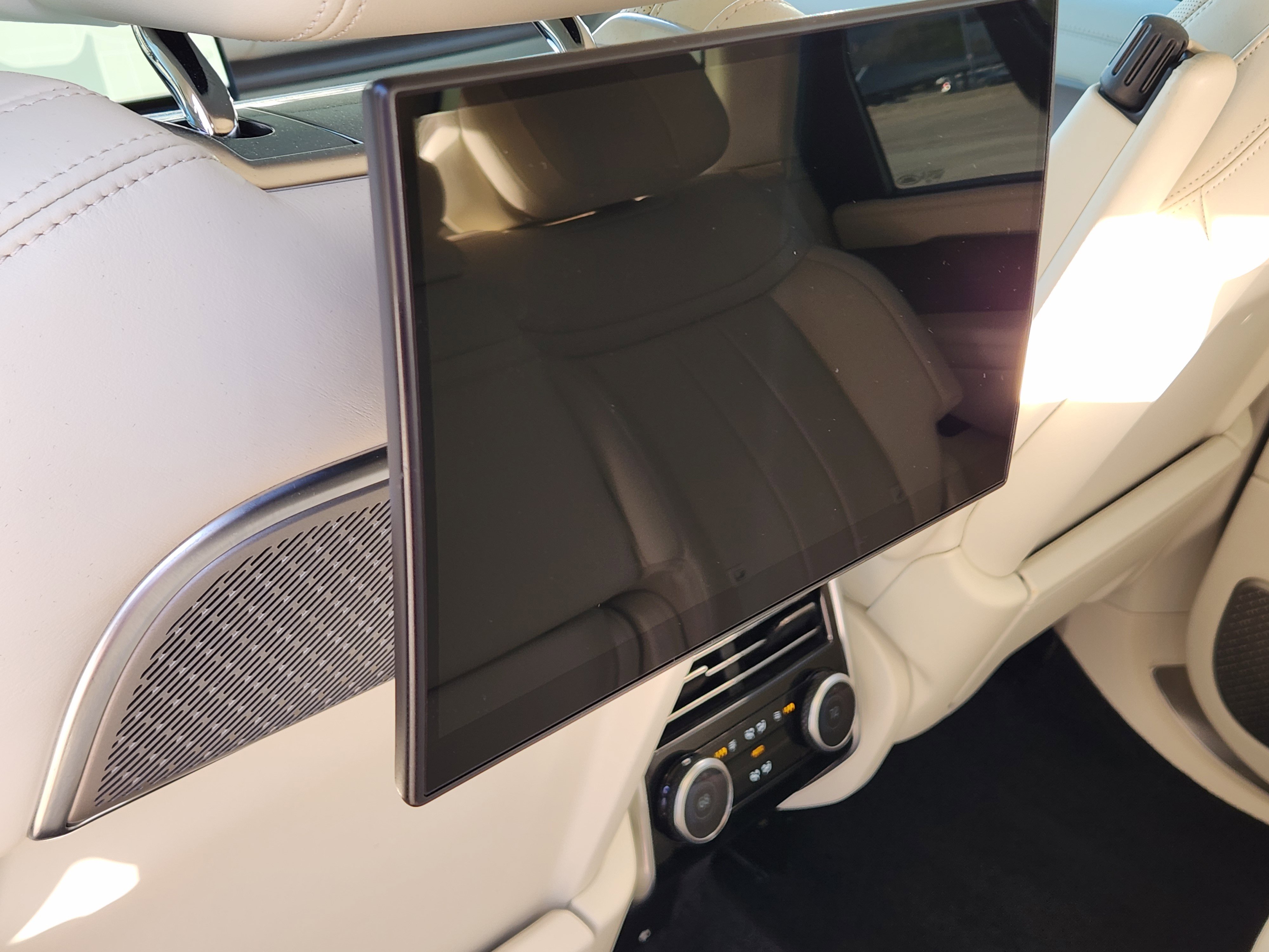 Certified 2024 Land Rover Range Rover Long Wheelbase Autobiography image 34