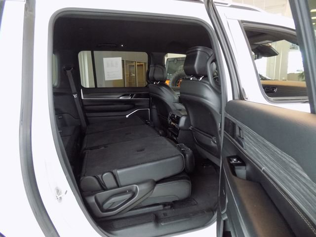 Certified 2024 Jeep Wagoneer L Series II image 37