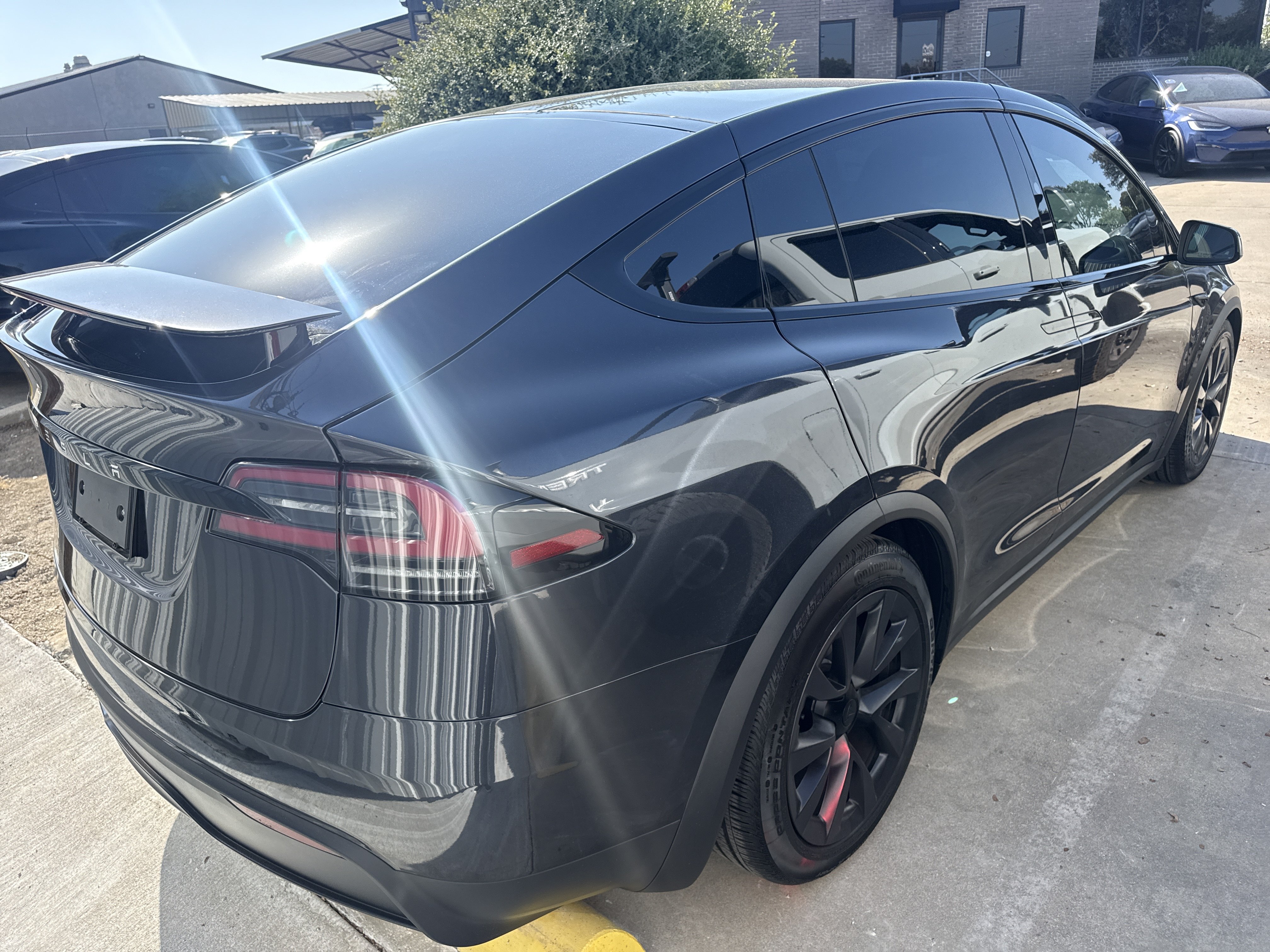 Used 2025 Tesla Model X AWD/4WD image 3