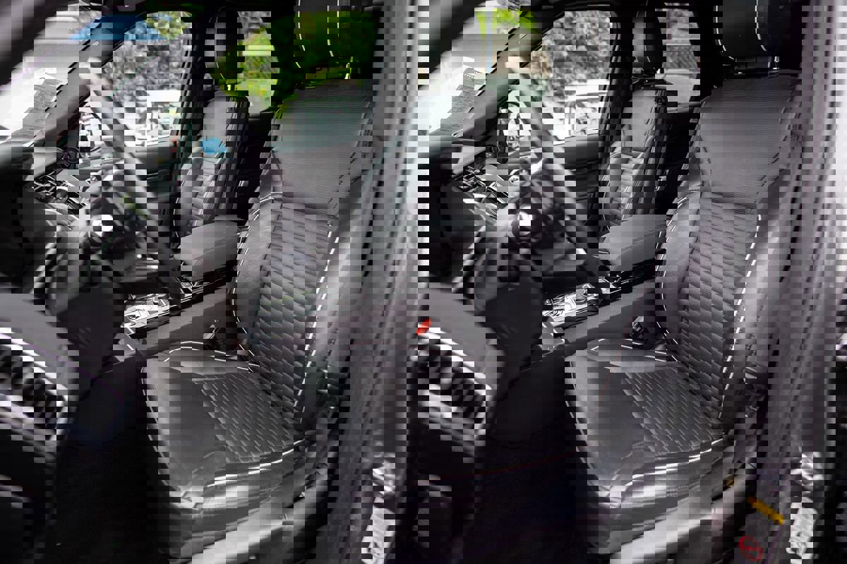 Used 2019 Land Rover Discovery HSE image 19