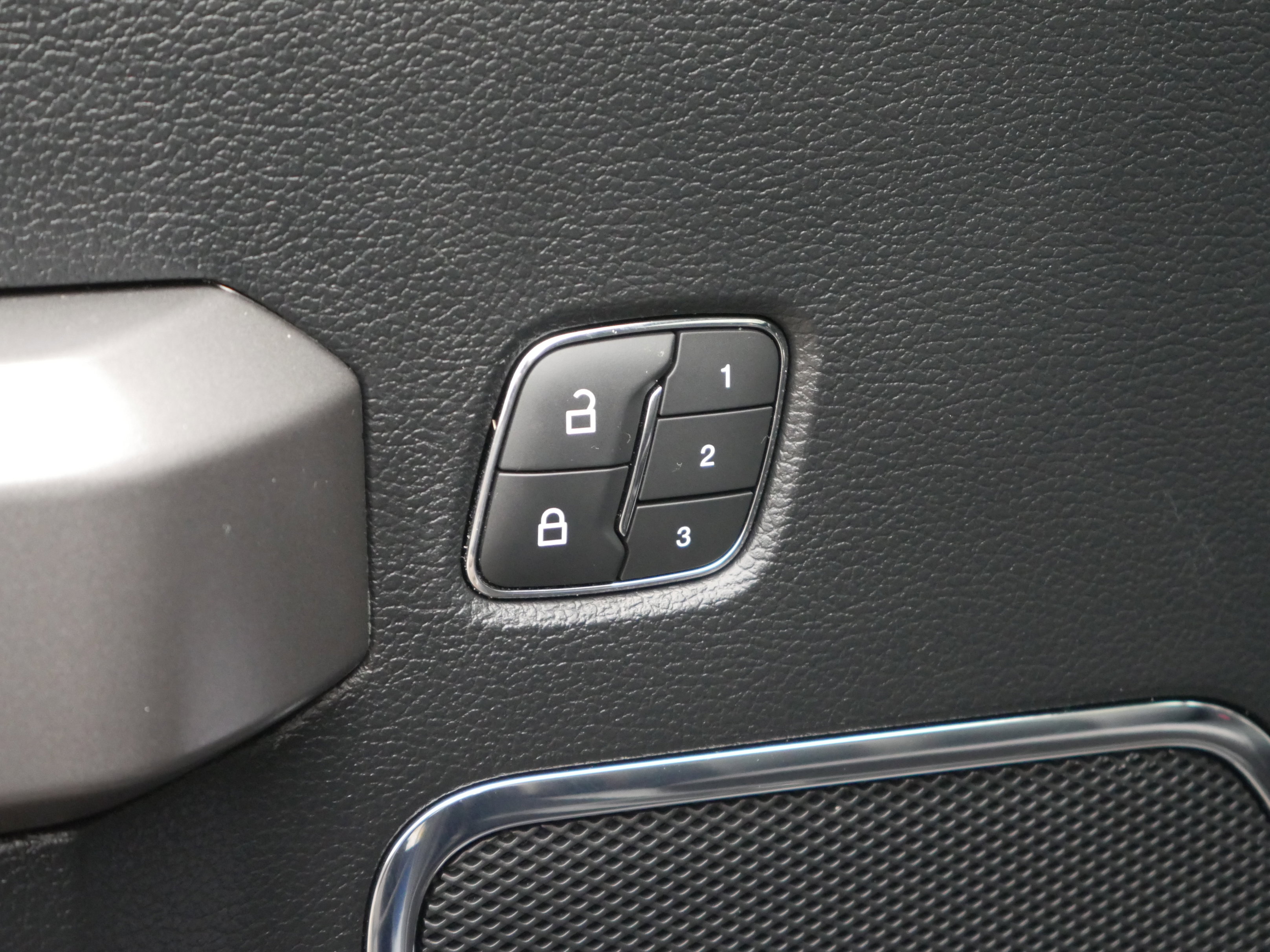 Used 2020 Ford F150 Platinum w/ Equipment Group 701A Luxury image 39