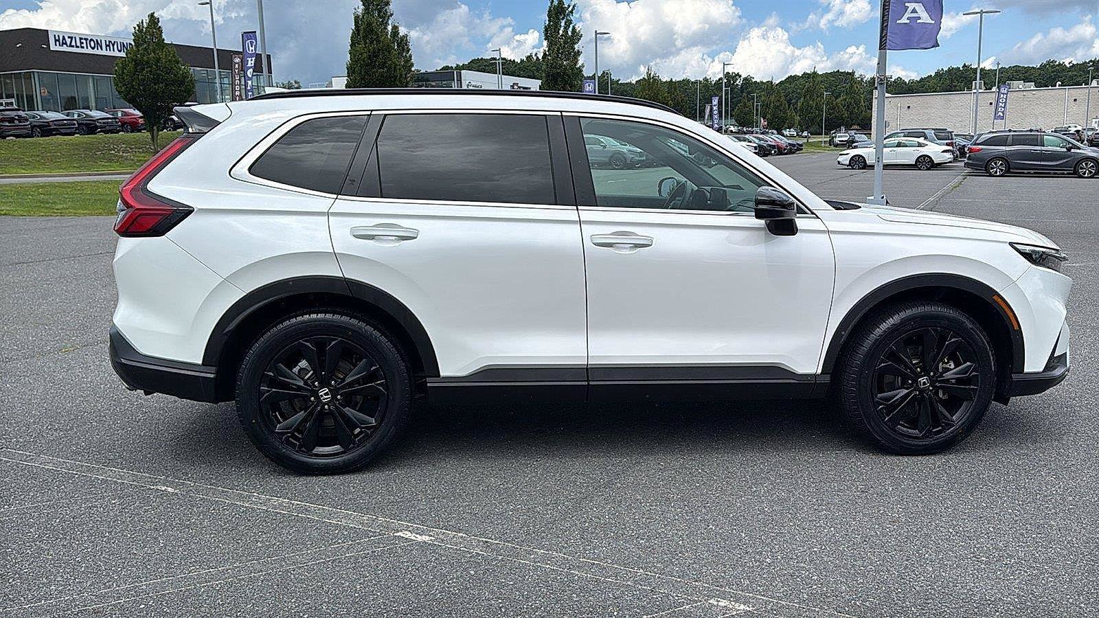 Used 2024 Honda CR-V Sport Touring image 4