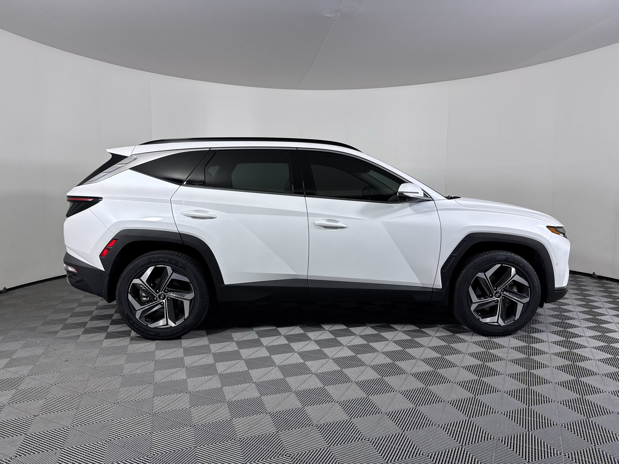 Used 2022 Hyundai Tucson Limited w/ Cargo Package AWD/4WD image 13