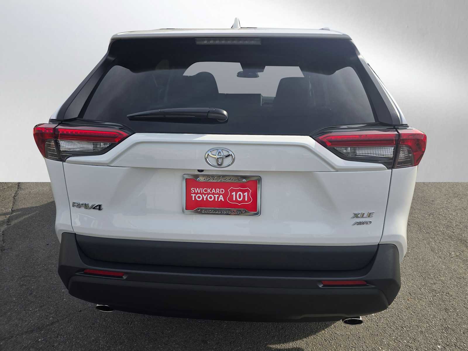 Used 2025 Toyota RAV4 XLE w/ Weather Package image 4