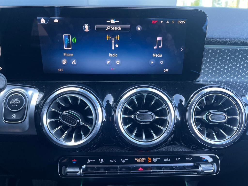 Used 2024 Mercedes-Benz GLB 250 image 18