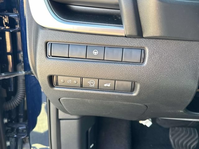 Used 2025 Nissan Rogue SV FWD image 27