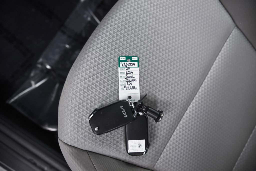 Used 2024 Kia Soul LX image 23