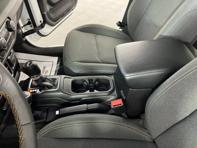 Used 2024 Jeep Wrangler Unlimited Sport AWD/4WD image 29