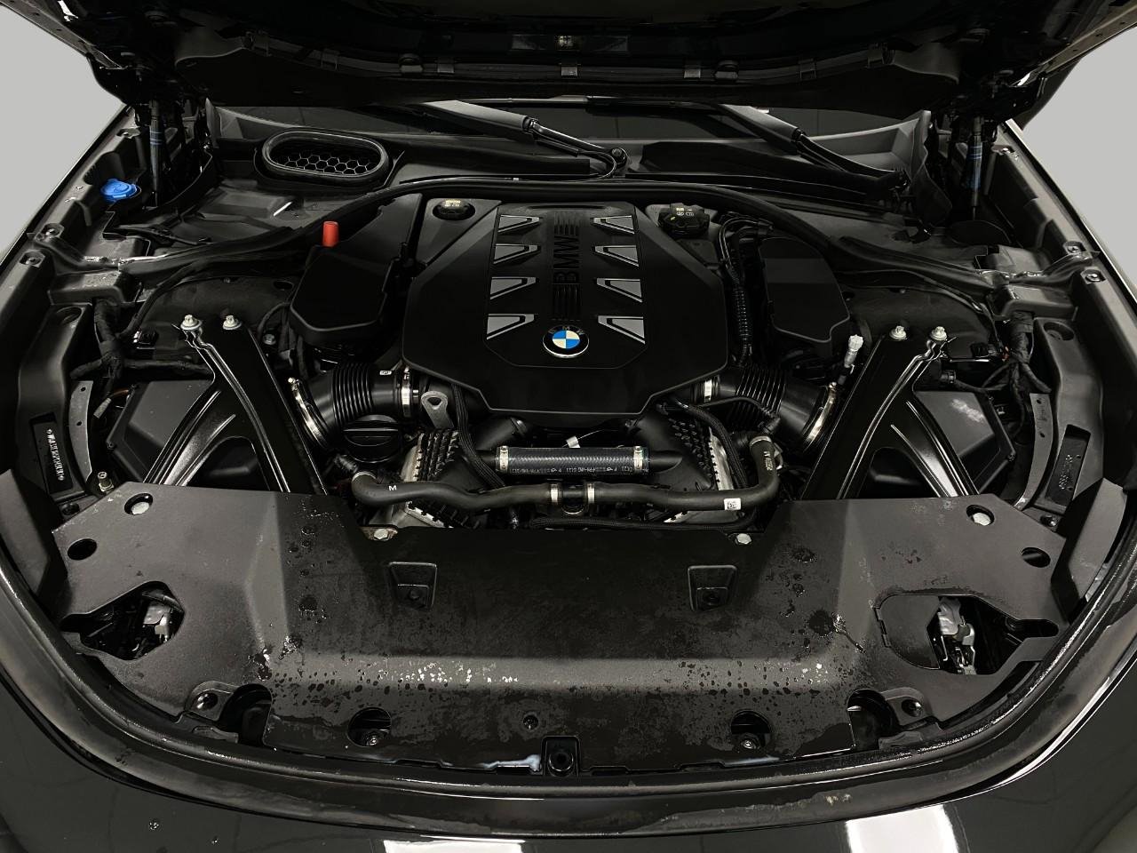 Certified 2023 BMW 760i xDrive w/ Executive Package image 11