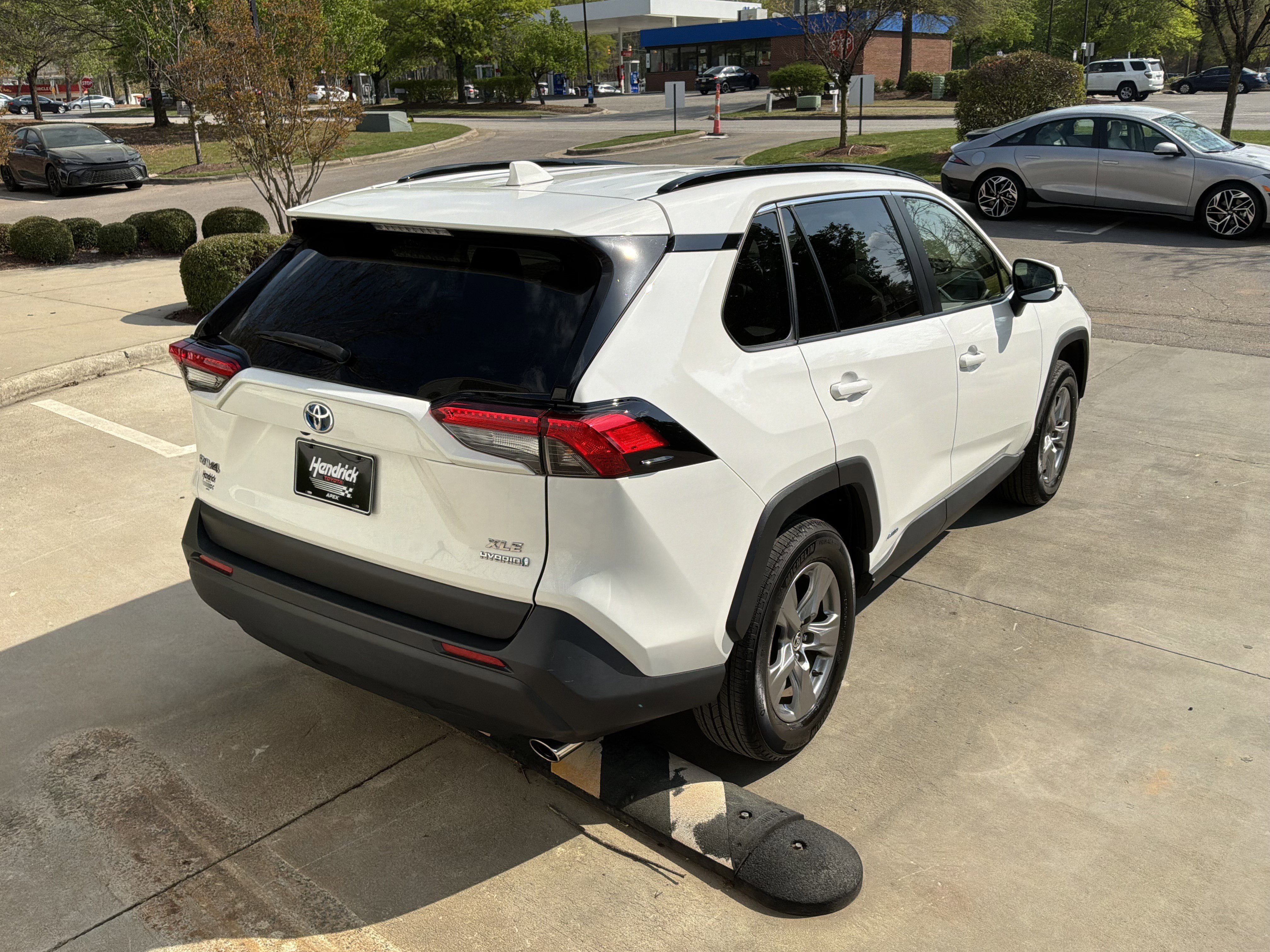 Used 2023 Toyota RAV4 XLE w/ Convenience Package image 13
