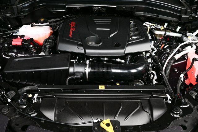 New 2025 Alfa Romeo Stelvio Sprint w/ Convenience Package image 33