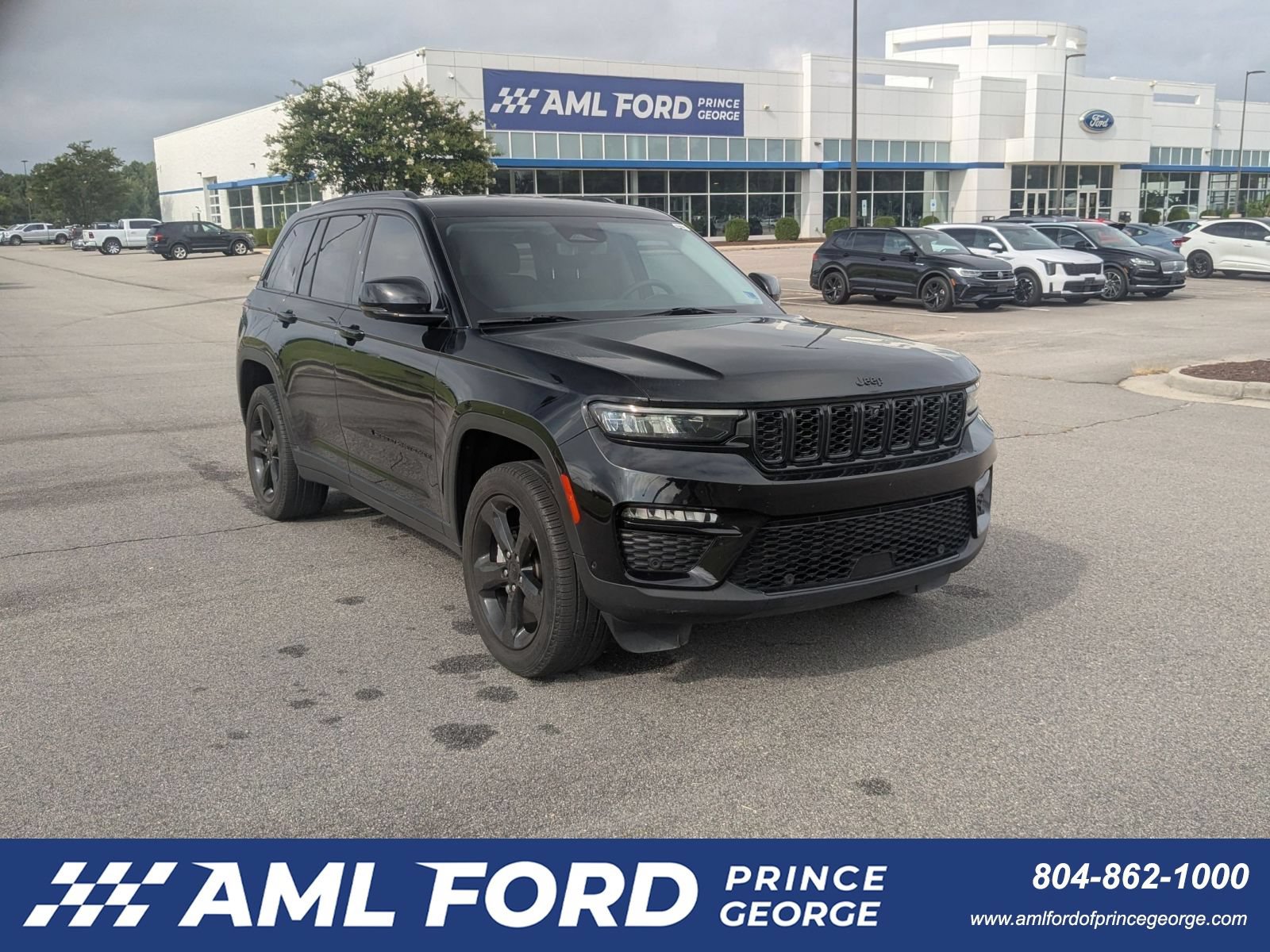 Used 2023 Jeep Grand Cherokee Limited w/ Luxury Tech Group II AWD/4WD image 1