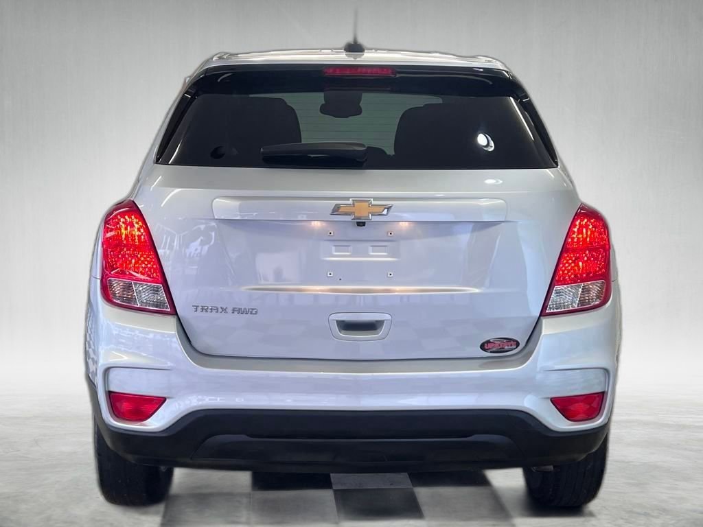 Used 2022 Chevrolet Trax LS w/ Tint and Cruise Package image 6