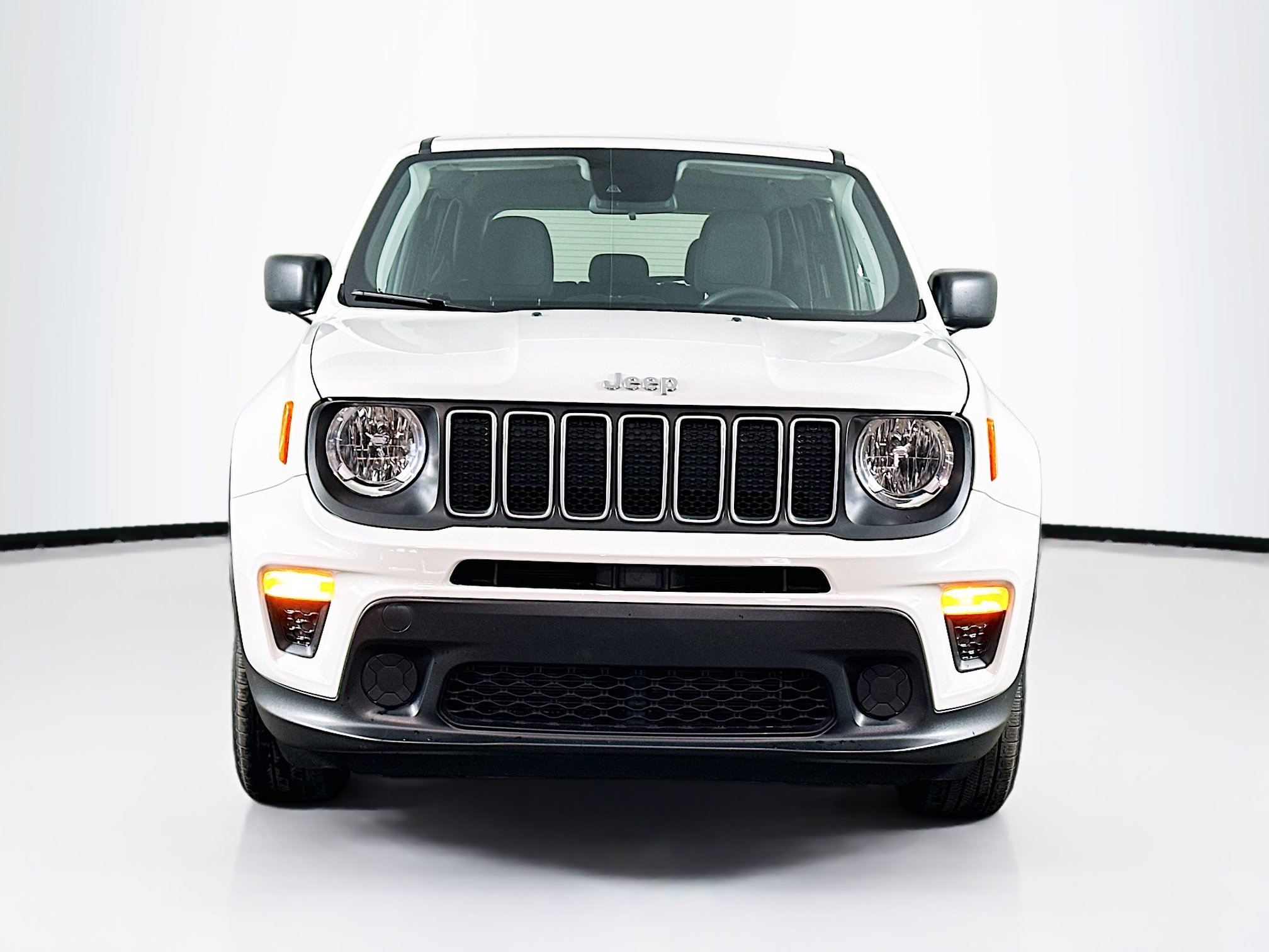 Used 2023 Jeep Renegade Latitude image 2