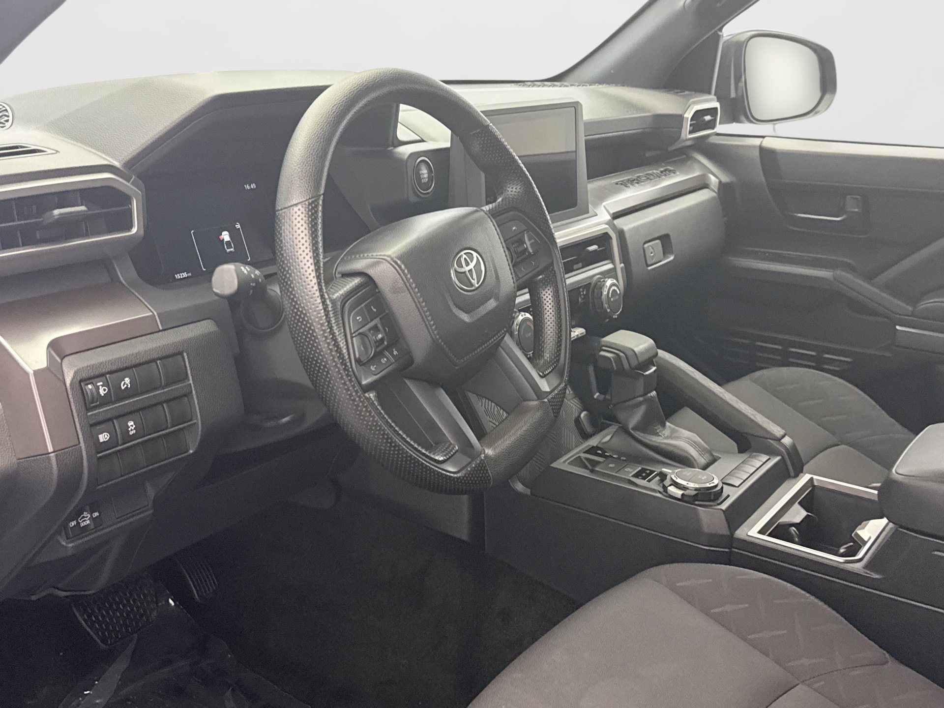 Used 2024 Toyota Tacoma SR5 AWD/4WD image 10