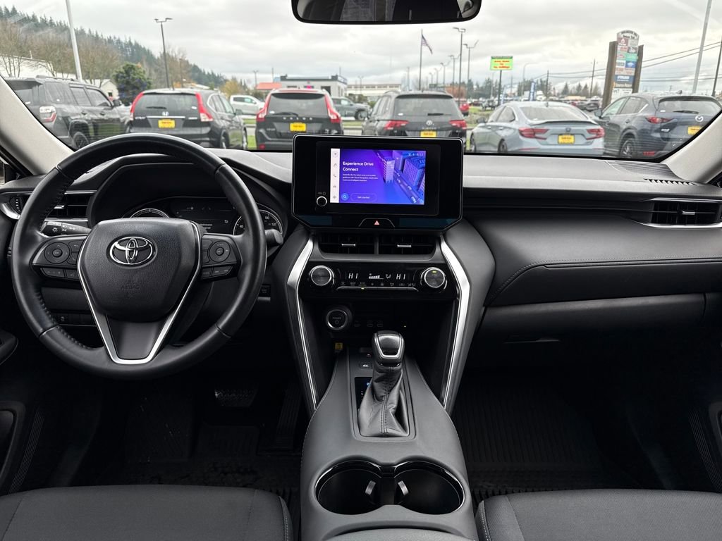 Used 2023 Toyota Venza LE image 12