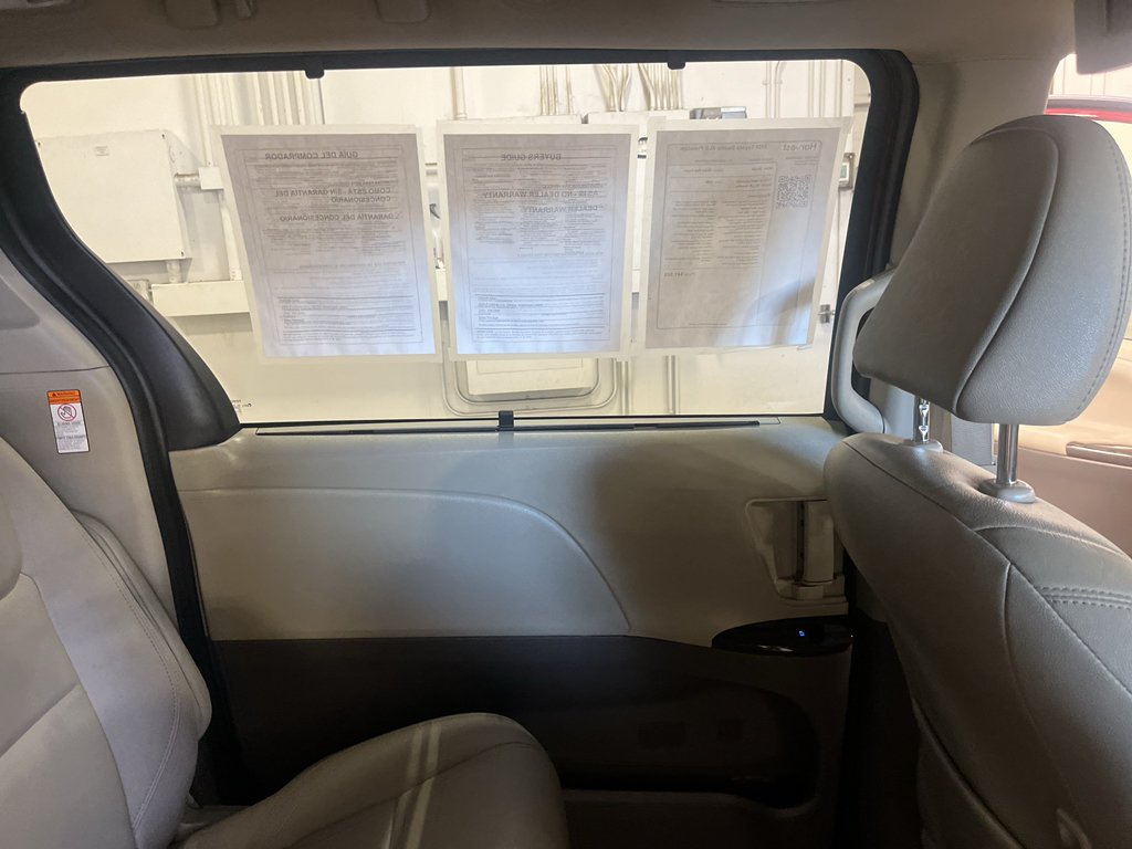 Used 2020 Toyota Sienna XLE Premium w/ Carpet Mat Package FWD image 25
