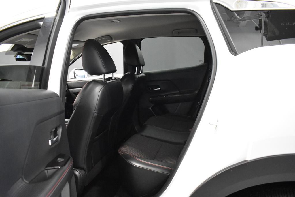 Certified 2025 Nissan Kicks SR image 28