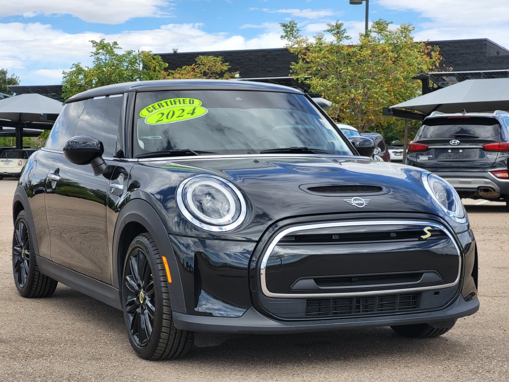 Used 2024 MINI Cooper SE FWD image 3