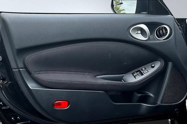 Used 2012 Nissan 370Z Coupe RWD image 18