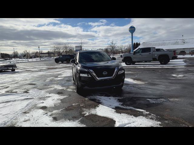 Used 2023 Nissan Rogue SV image 32