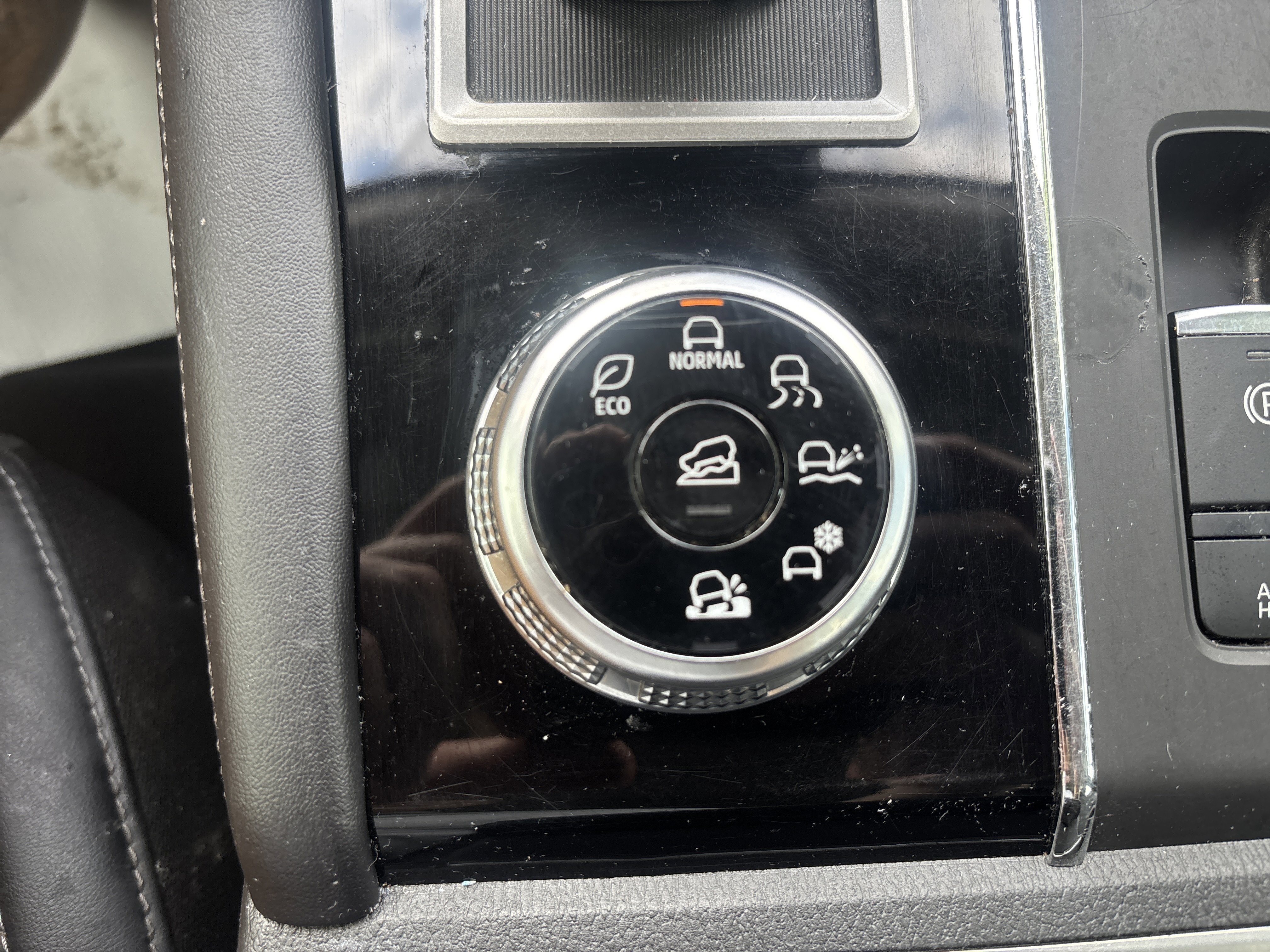 Used 2022 Mitsubishi Outlander SE image 29