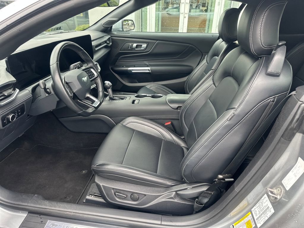 Used 2025 Ford Mustang Premium RWD image 9
