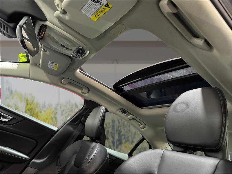 Used 2019 Volvo S60 T6 Momentum w/ Premium Package image 19