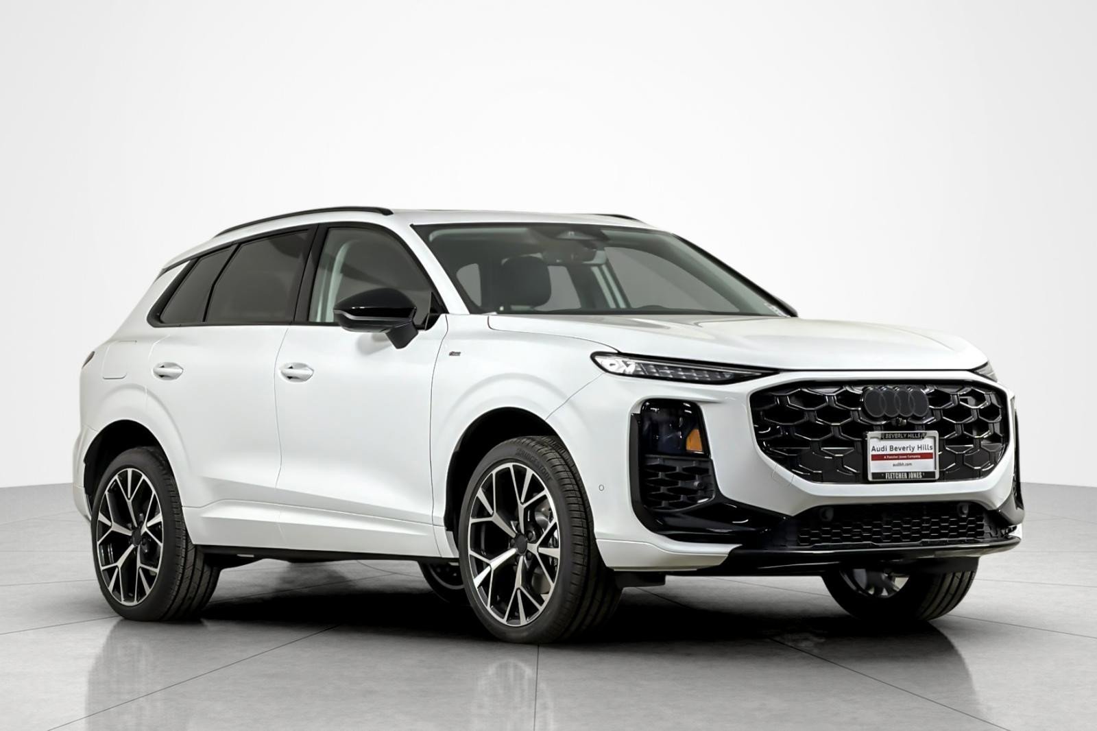 New 2026 Audi Q3 quattro 2.0T AWD/4WD image 2