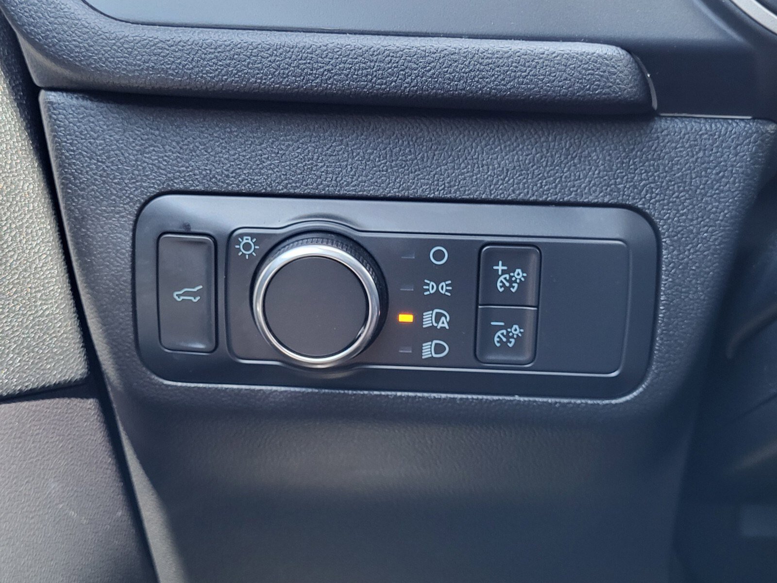 Certified 2022 Ford Escape SE w/ SE Sport Appearance Package image 22