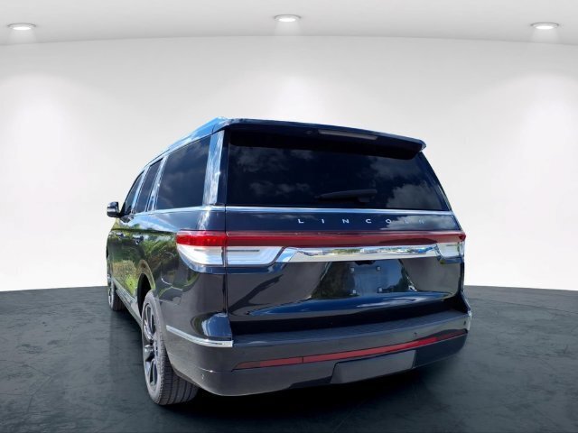 Used 2022 Lincoln Navigator Reserve AWD/4WD image 14