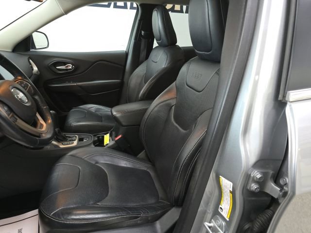 Used 2015 Jeep Cherokee Limited w/ Luxury Group image 19