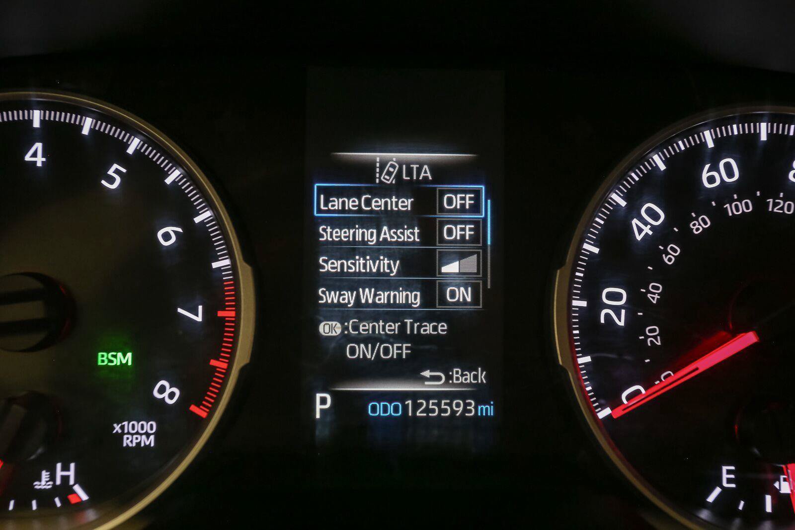Used 2021 Toyota RAV4 XLE AWD/4WD image 33