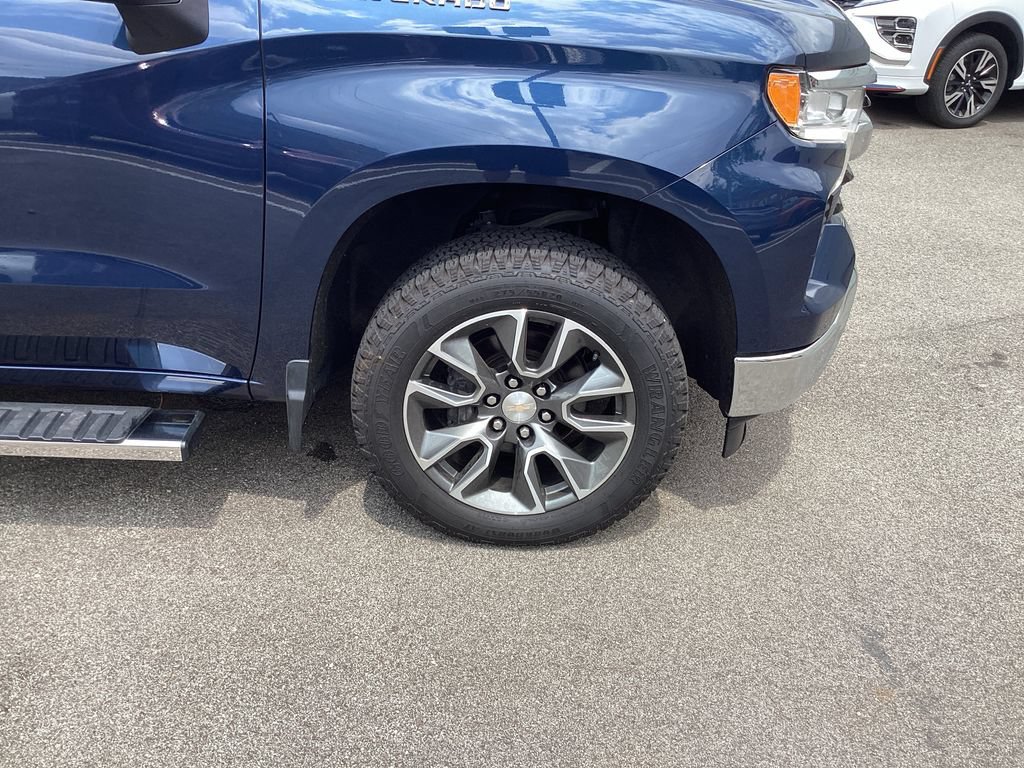 Used 2022 Chevrolet Silverado 1500 LT AWD/4WD image 20