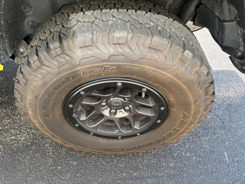 Used 2023 Jeep Wrangler Unlimited Rubicon w/ Xtreme 35 Tire Package AWD/4WD image 9