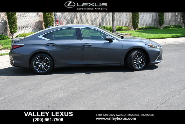 Used 2023 Lexus ES 300h w/ Premium Package FWD image 3