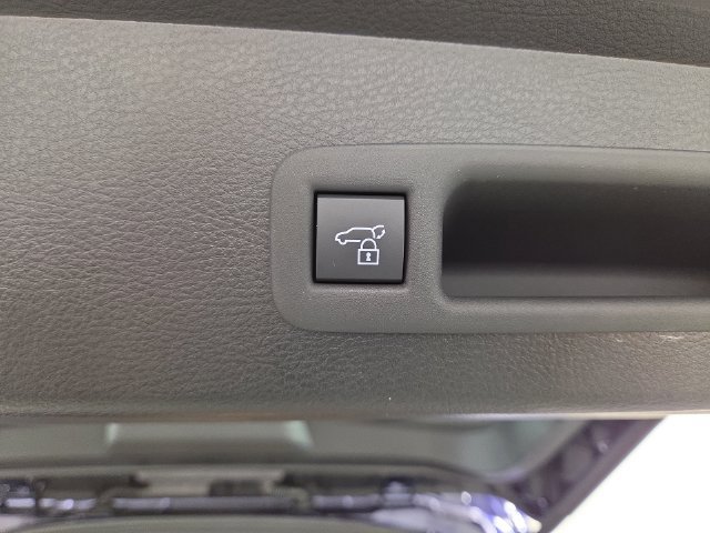 New 2026 Toyota Sienna XSE AWD/4WD image 36