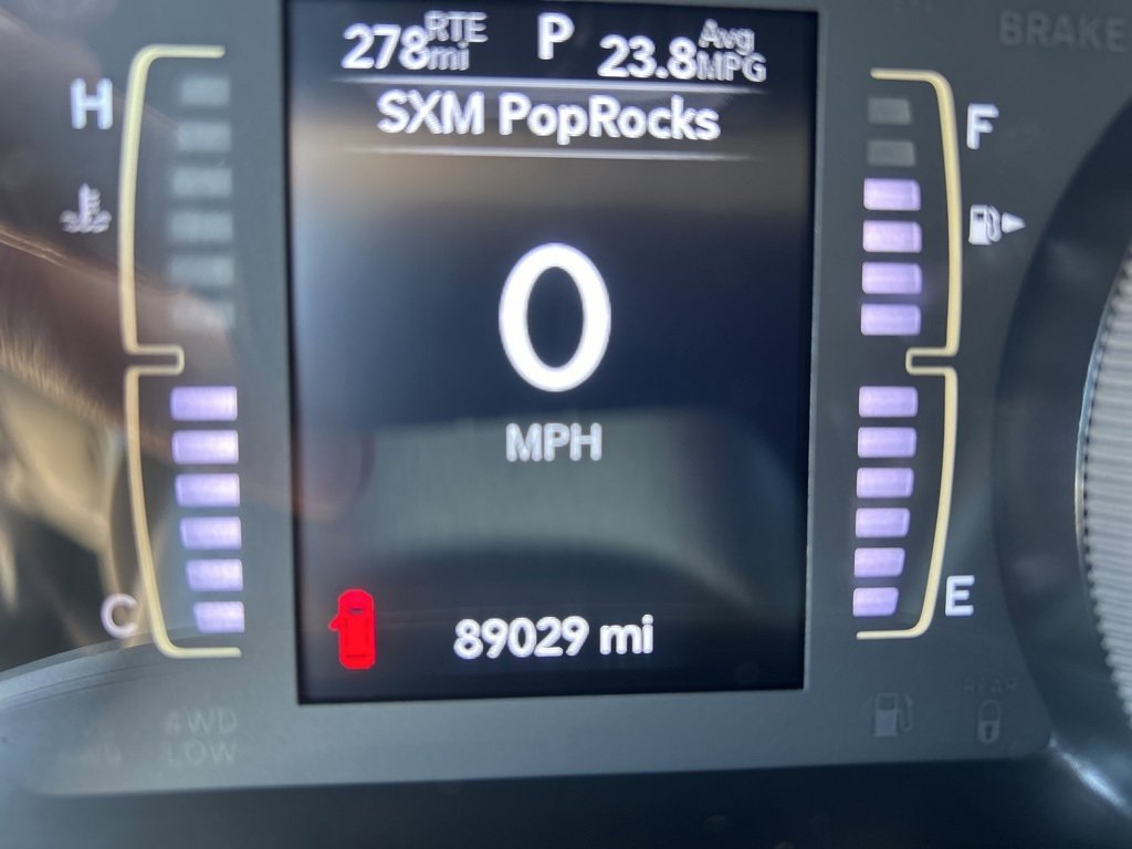 Used 2019 Jeep Cherokee Latitude w/ Cold Weather Group image 6