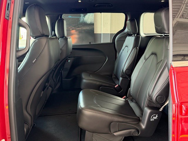 New 2026 Chrysler Pacifica Select AWD/4WD image 24