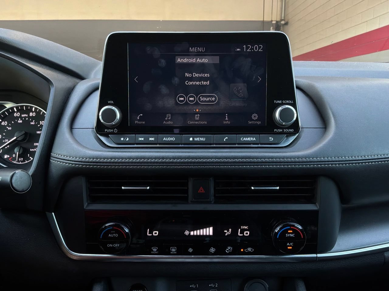 Used 2025 Nissan Rogue SV FWD image 29