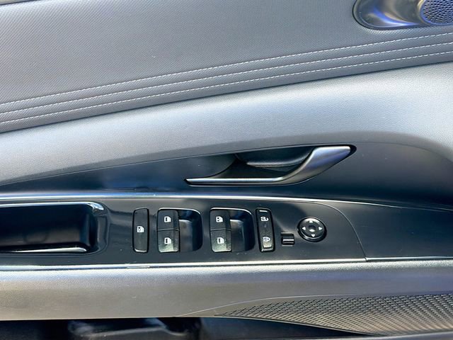 Certified 2025 Hyundai Elantra Sport FWD image 17