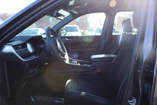 Used 2024 Jeep Grand Cherokee Laredo X w/ Luxury Tech Group I image 11