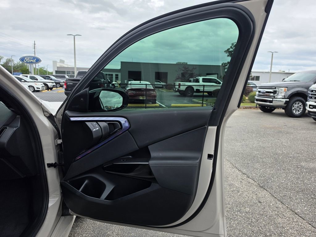 Used 2025 BMW X3 M50 w/ Premium Package image 52