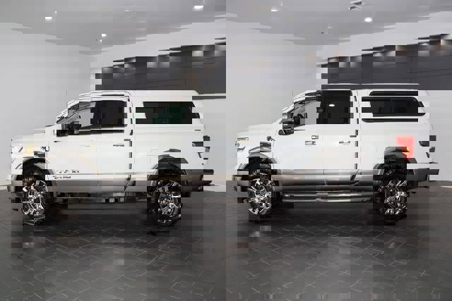 Used 2018 Nissan Titan Platinum Reserve w/ Platinum Utility Package image 2