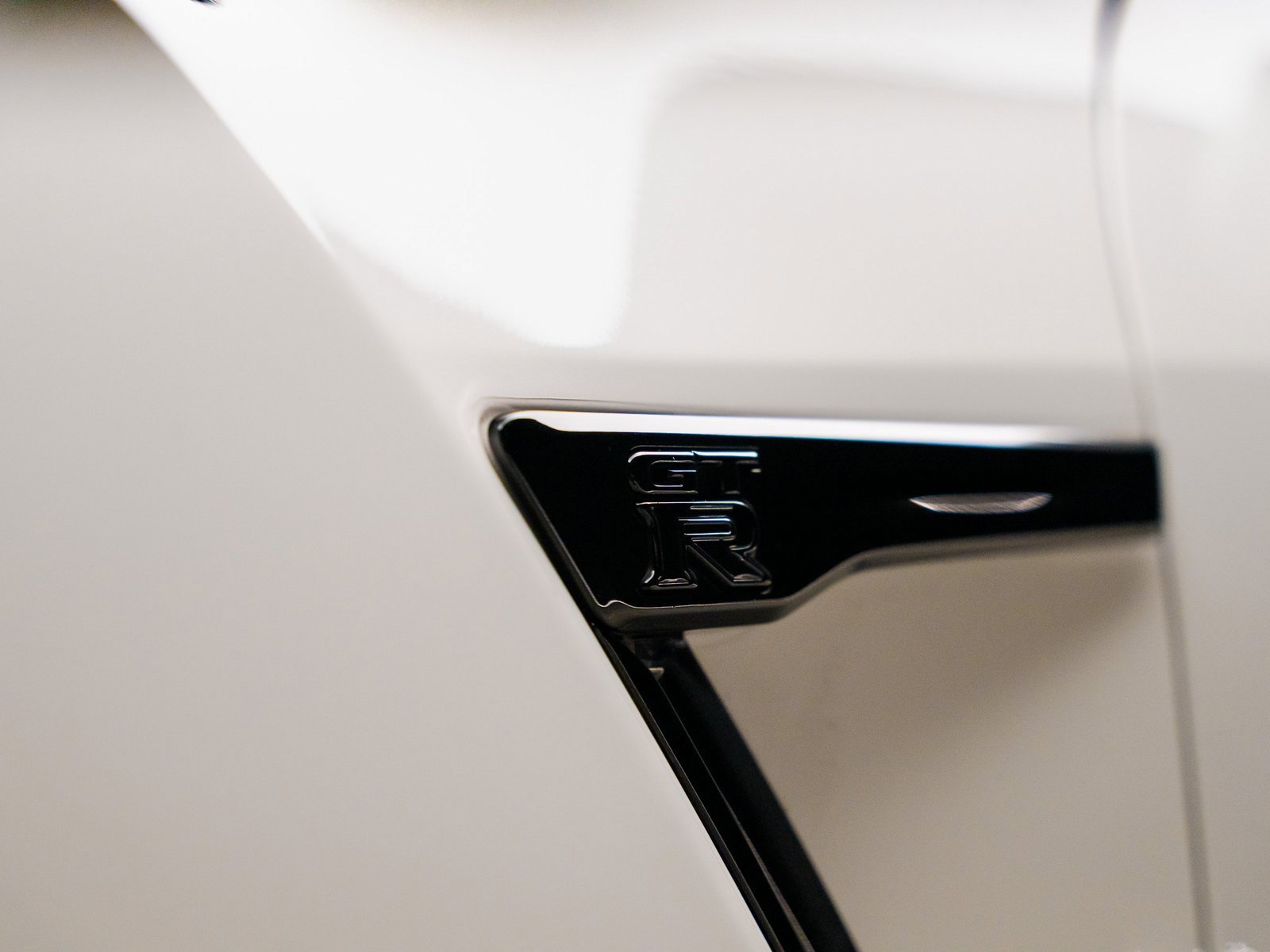 Used 2015 Nissan GT-R Premium image 25