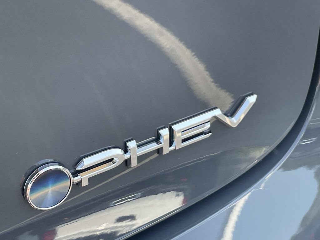 New 2026 Toyota Prius Plug-In Hybrid FWD image 12