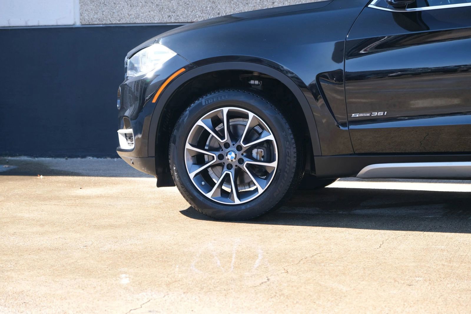 Used 2018 BMW X5 sDrive35i w/ Driving Assistance Package RWD image 9