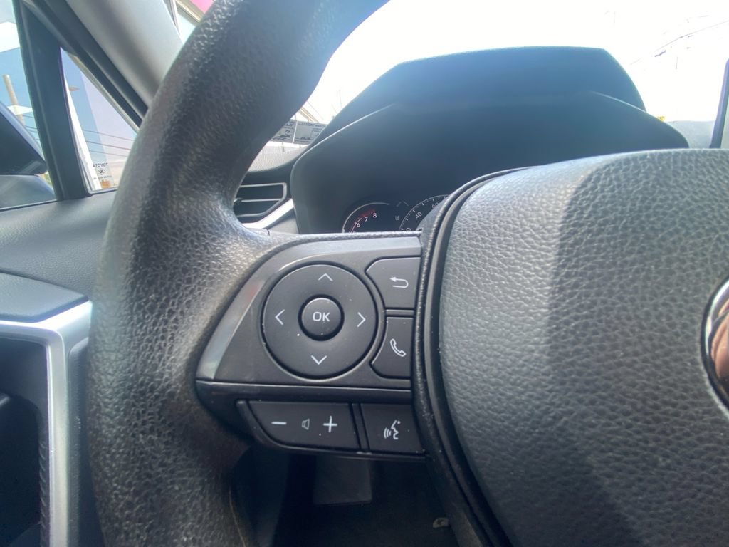 Used 2024 Toyota RAV4 LE AWD/4WD image 19