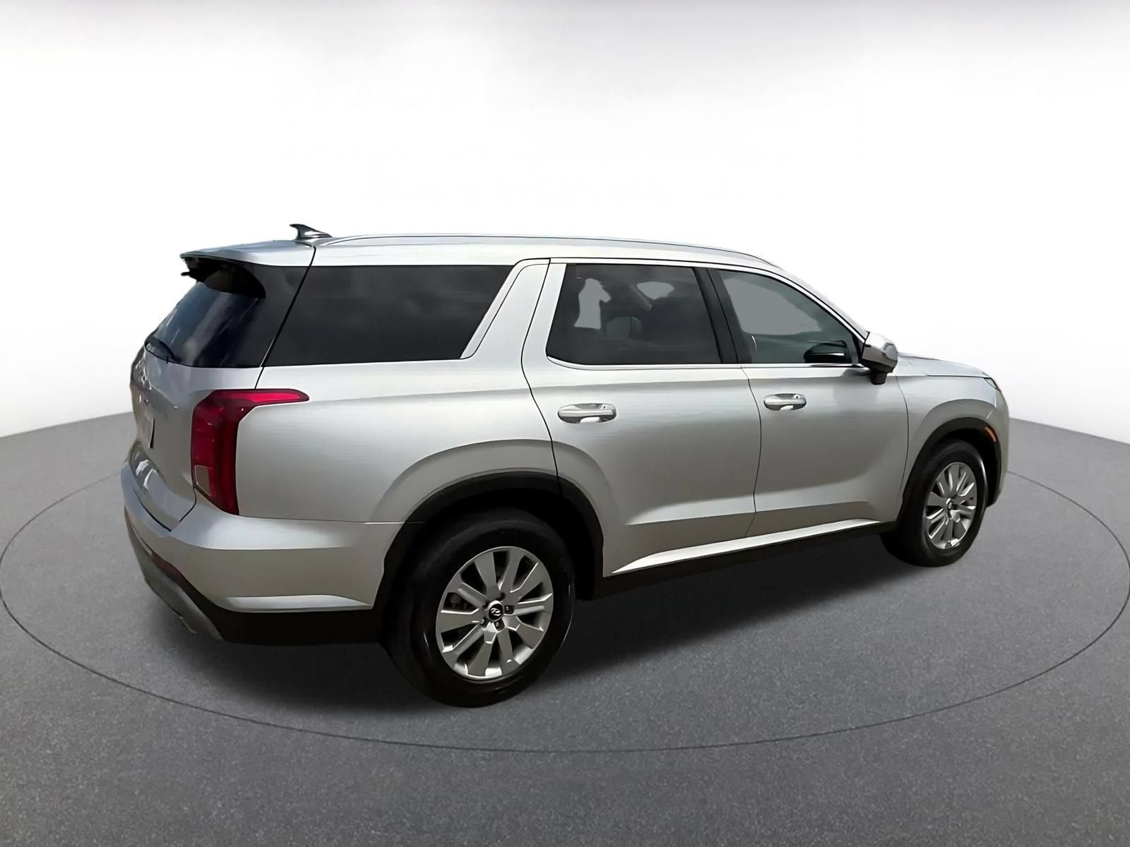 Used 2024 Hyundai Palisade SEL FWD image 14