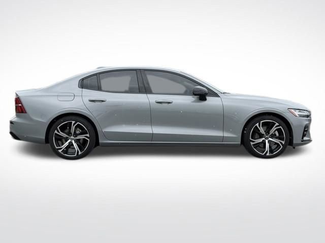 Used 2024 Volvo S60 B5 Core image 14